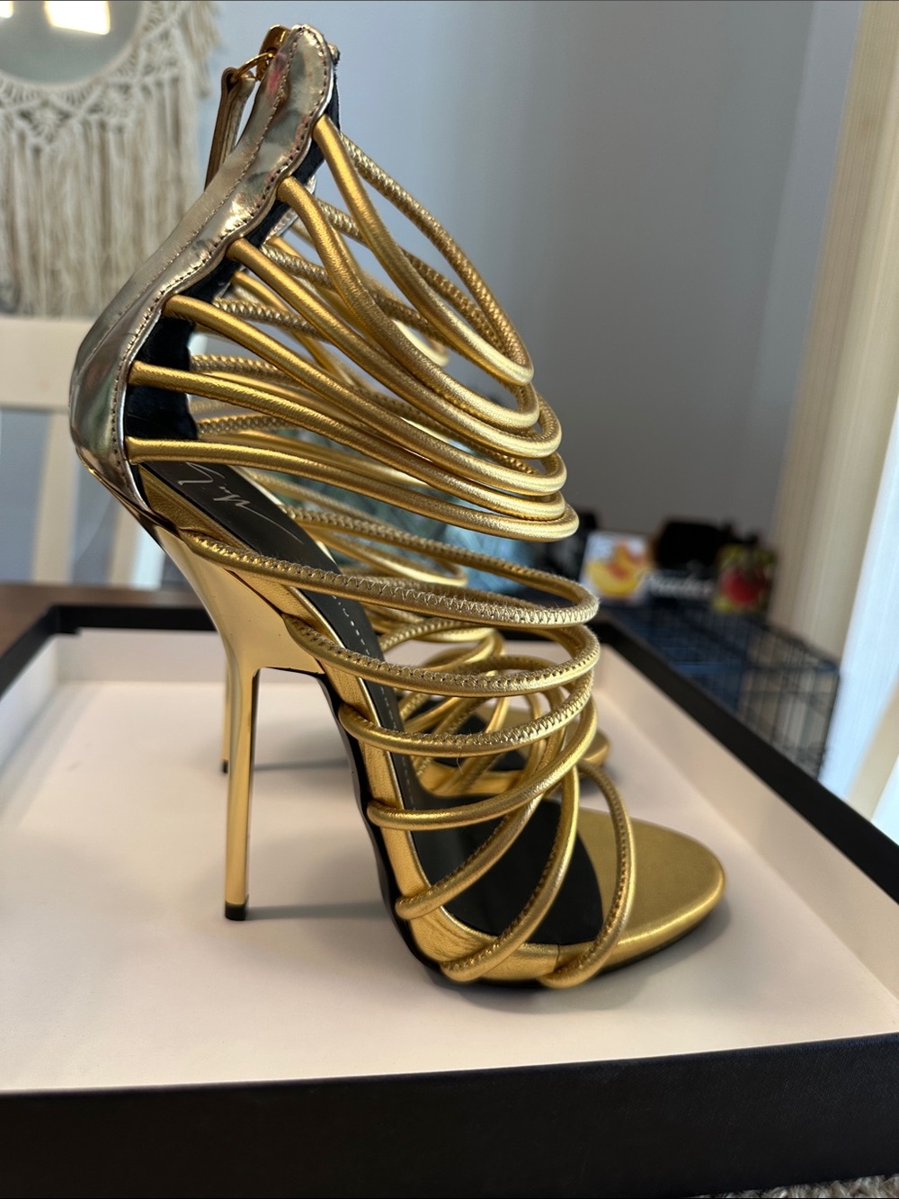 Giuseppe Zanotti Gold Strappy Heels 39 New in Box - Picture 1 of 6